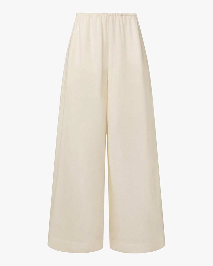 Pantalon large: liberté de mouvement et style audacieux pour chaque pas. L'élégance décontractée redéfinie.