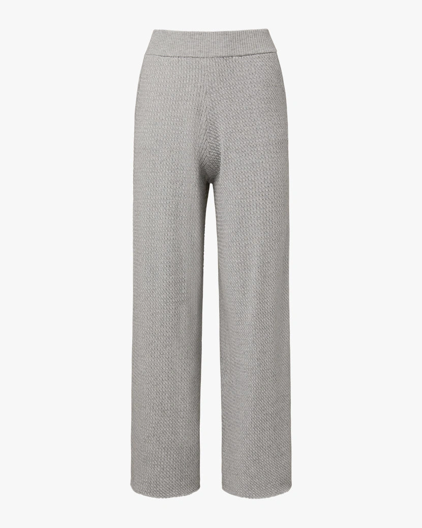 Pantalon large et facile à enfiler : confort absolu, style irrésistible. Soyez prête à tout avec élégance!