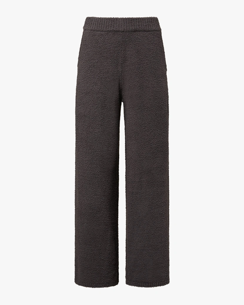 Pantalon large à enfiler : confort et style sans effort, un must have pour toutes les femmes modernes.